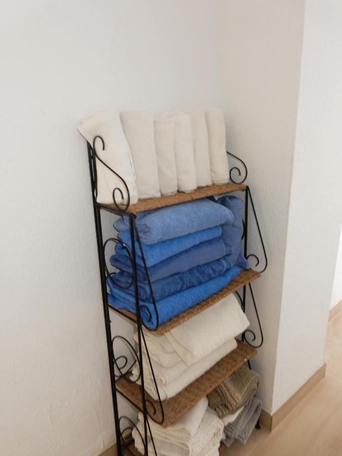 Hébergement de vacances ,nerja, Seaview, Pool, 3 Bedrooms, Huge Terrace And Garden