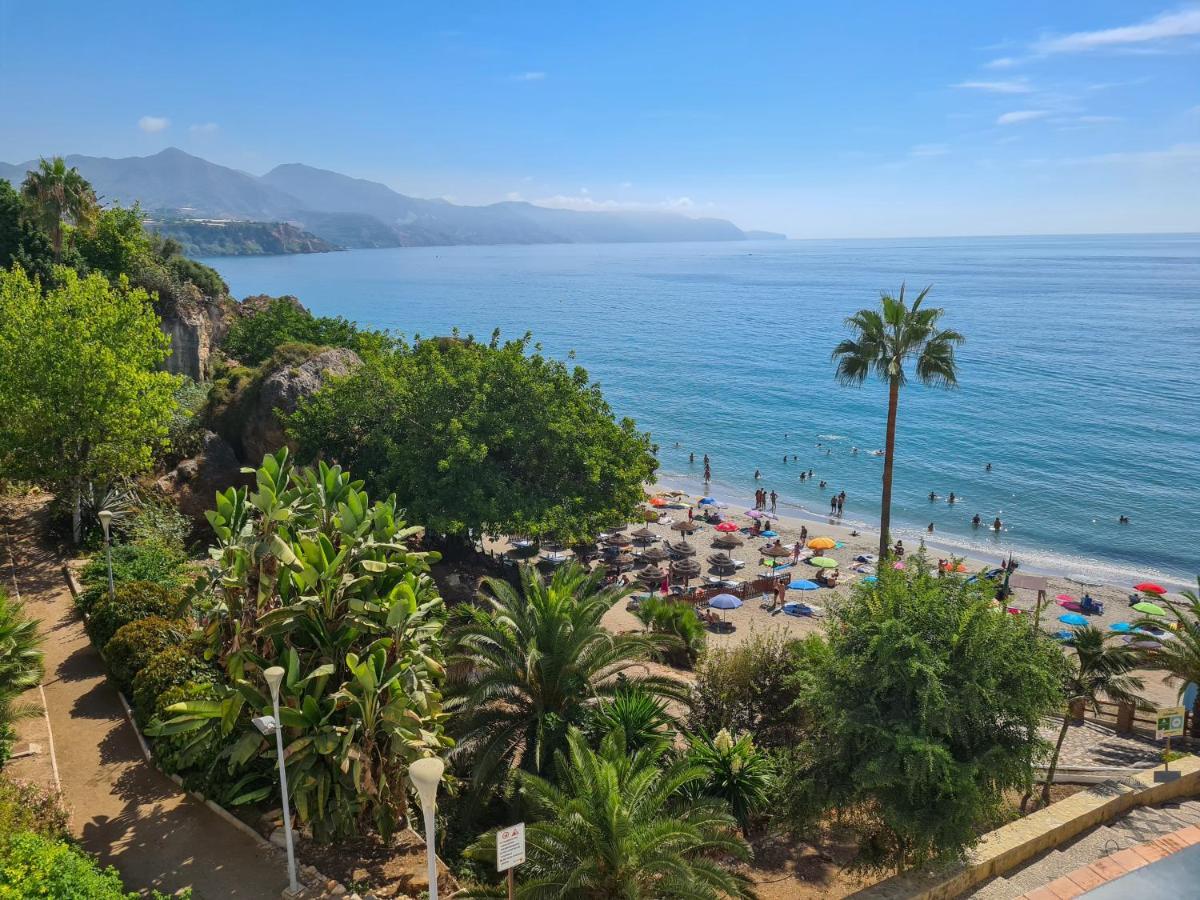 Hébergement de vacances ,nerja, Seaview, Pool, 3 Bedrooms, Huge Terrace And Garden *