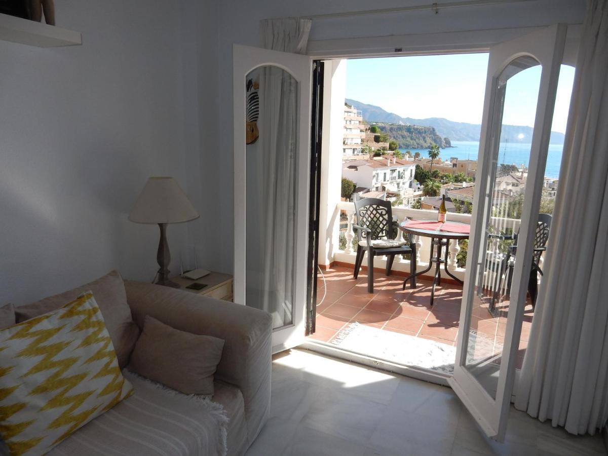 Hébergement de vacances ,nerja, Seaview, Pool, 3 Bedrooms, Huge Terrace And Garden *